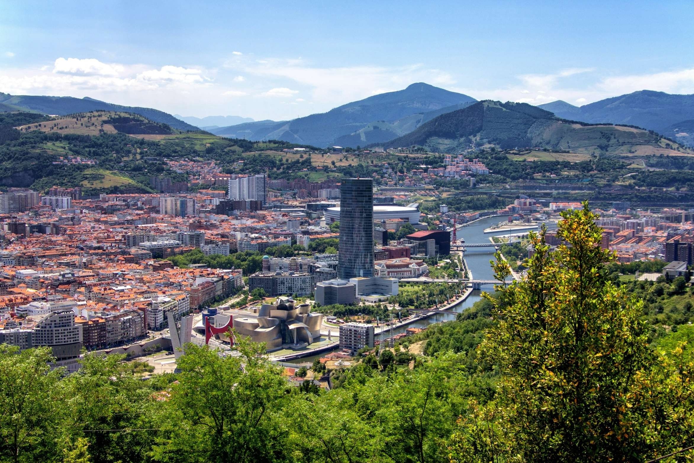 Sites and Insights- An Expert-Led Bilbao Welcome Tour